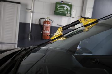 car-glass-broken