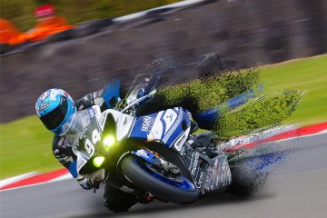motorcycle-race-race-track